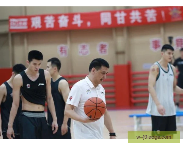 俞长栋从选秀到北控内线支柱 CBA老将的合同与角色选择